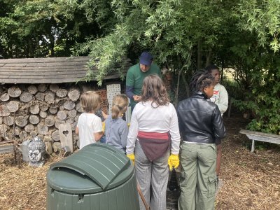 Naar het containerpark met de derdeklassers