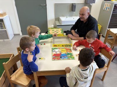 Grootouders op bezoek in de klas van juf Ellen