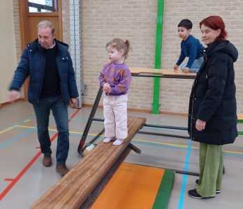 Groootouders op bezoek in de klas van juf Veerle.