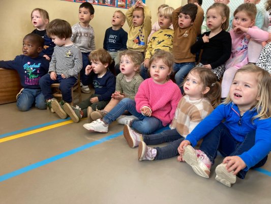 Joepie! Poppenkast voor de kleuters van juf Veerle en juf Lucy.