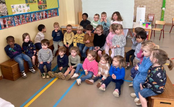 Joepie! Poppenkast voor de kleuters van juf Veerle en juf Lucy.