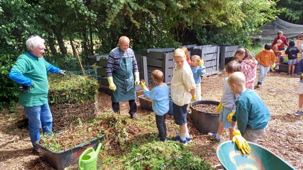 Naar het containerpark met de derdeklassers