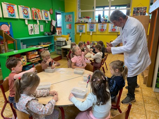 Mad science in de kleuterklas 