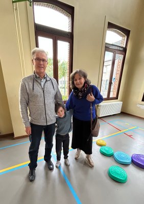 Grootouders op bezoek bij juf Stephanie en juf Tessa