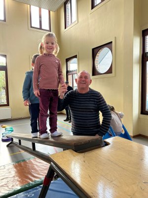 Grootouders op bezoek bij juf Stephanie en juf Tessa