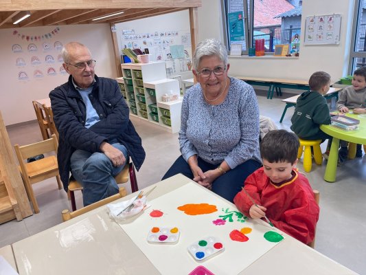 Grootouders op bezoek bij juf Stephanie en juf Tessa