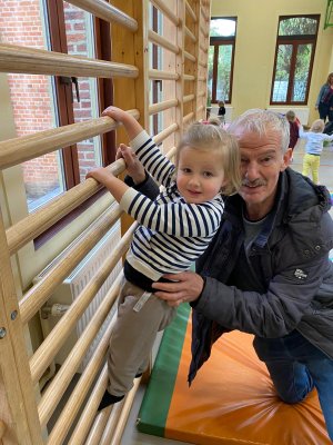 Grootouders op bezoek in de klas van juf Lucy