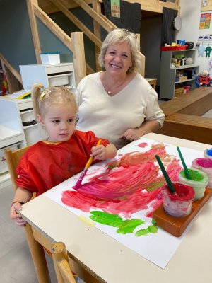 Grootouders op bezoek in de klas van juf Lucy
