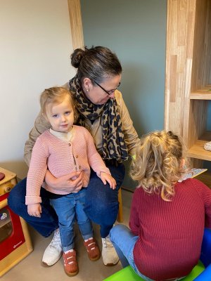 Grootouders op bezoek in de klas van juf Lucy