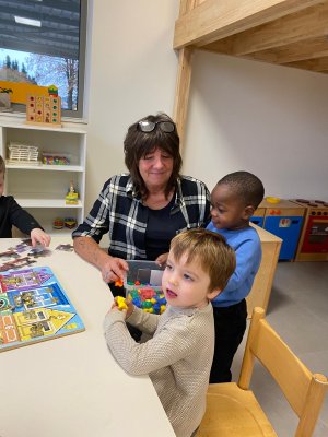 Grootouders op bezoek in de klas van juf Lucy