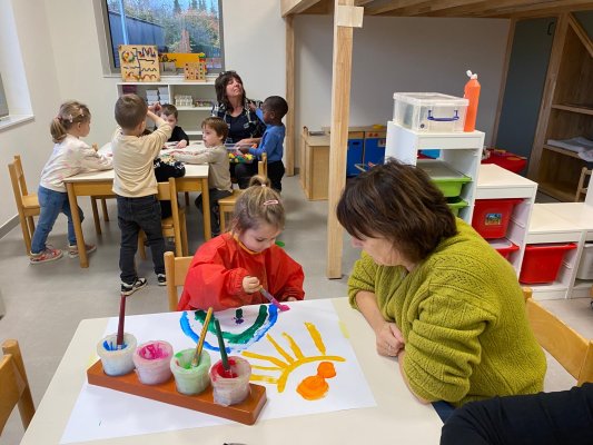 Grootouders op bezoek in de klas van juf Lucy