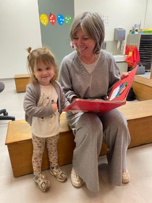 Grootouders op bezoek in de klas van juf Lucy