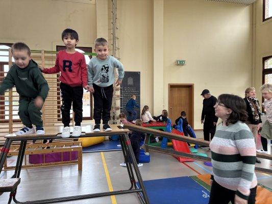 Grootouders op bezoek in de klas van juf Ellen