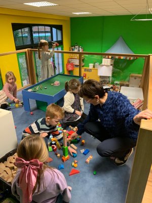 Grootouders op bezoek bij juf Annick en juf Bette