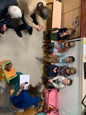 Grootouders op bezoek bij juf Annick en juf Bette