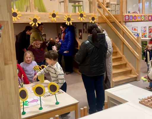 Kunsttentoonstelling juf Tessa en juf Stephanie.