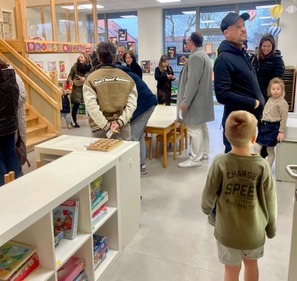 Kunsttentoonstelling juf Tessa en juf Stephanie.