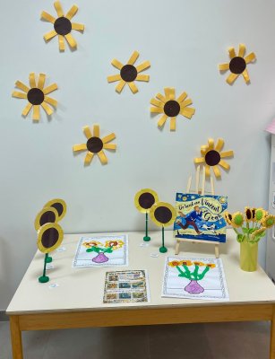 Kunsttentoonstelling juf Tessa en juf Stephanie.