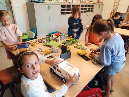 Starten in het eerste leerjaar (in een nieuw gebouw).