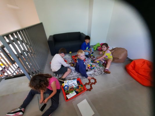 Starten in het eerste leerjaar (in een nieuw gebouw).