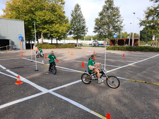 Met het eerste leerjaar naar de scholencross.