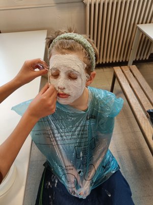 Zet de maskers maar op... 