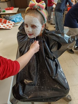 Zet de maskers maar op... 