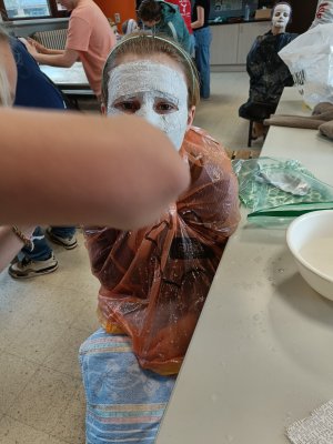 Zet de maskers maar op... 