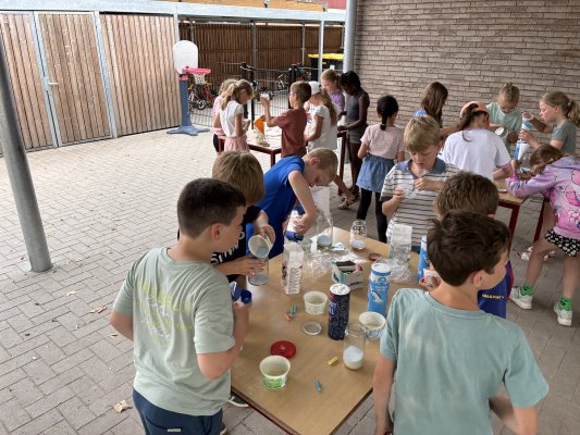 Waterspelletjes en zoutkleuren