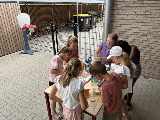Waterspelletjes en zoutkleuren