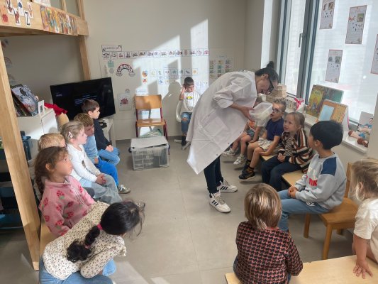 Bezoek van mad science