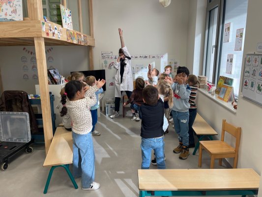Bezoek van mad science