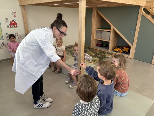 Bezoek van mad science