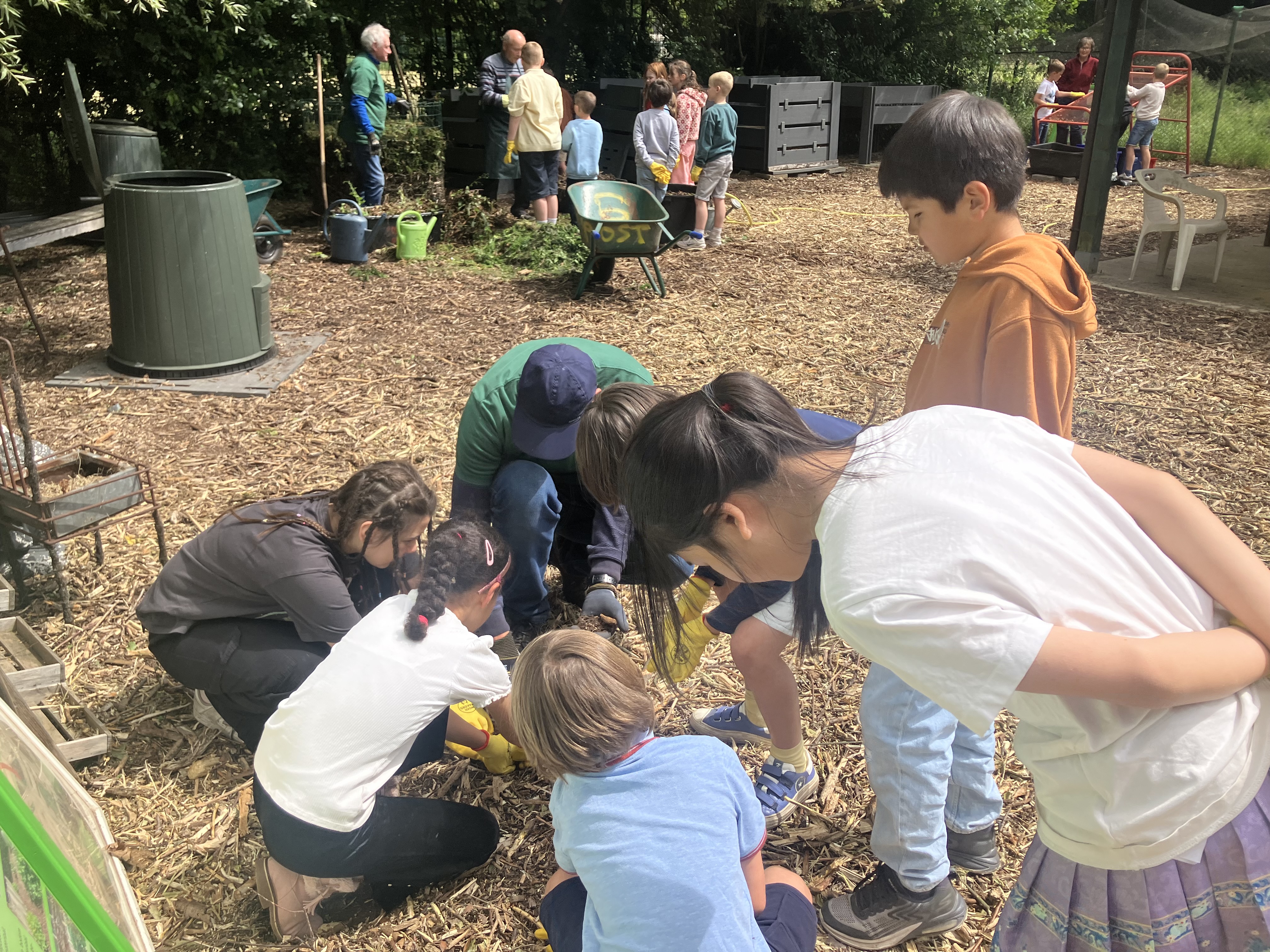 Naar het containerpark met de derdeklassers