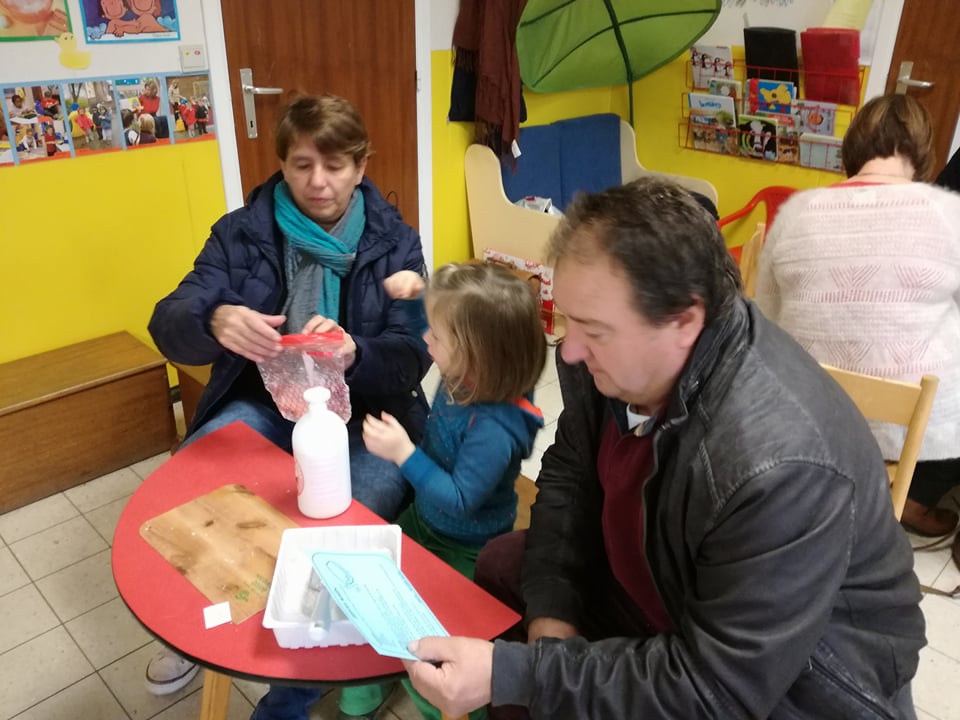 grootouders op bezoek in de klas van juf Lucy