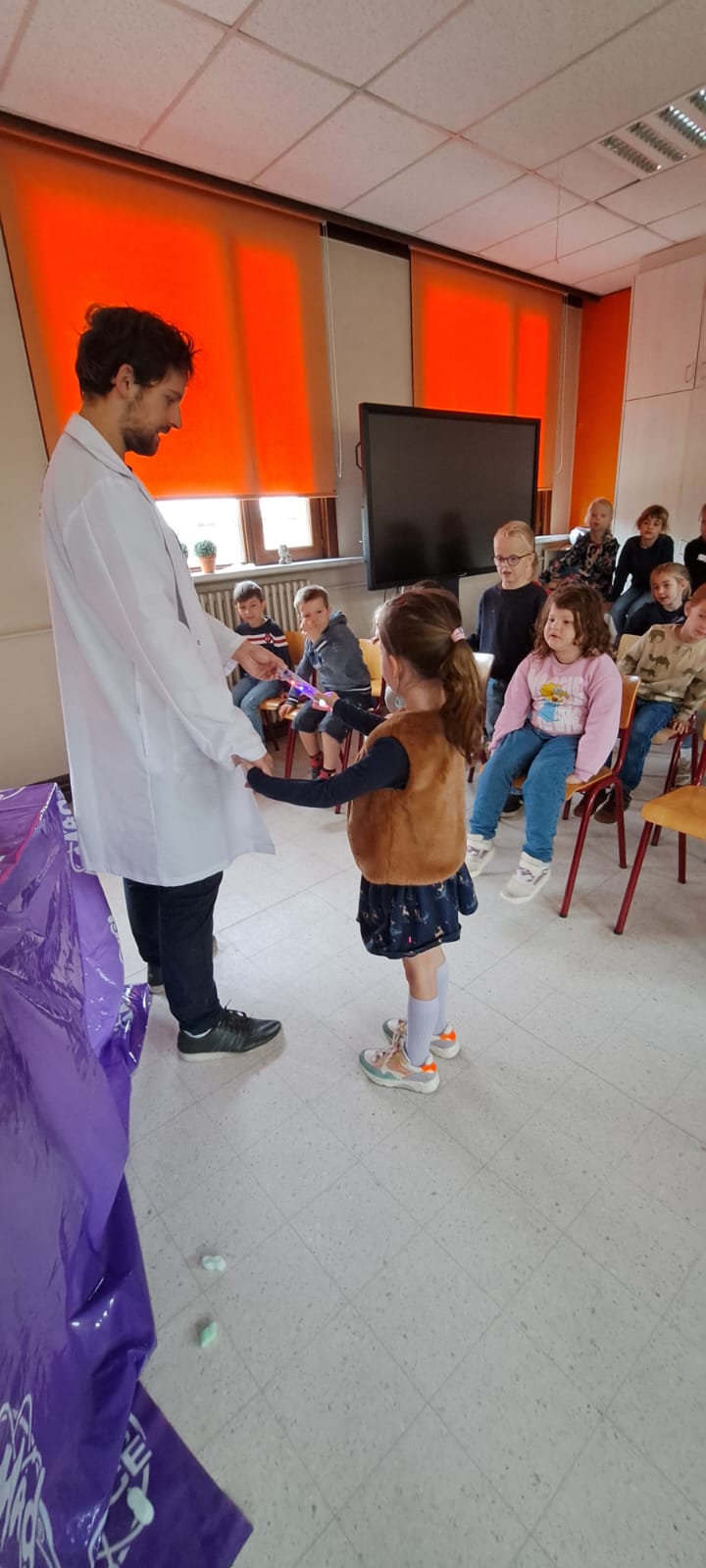 Mad Science bij het eerste en het tweede leerjaar.