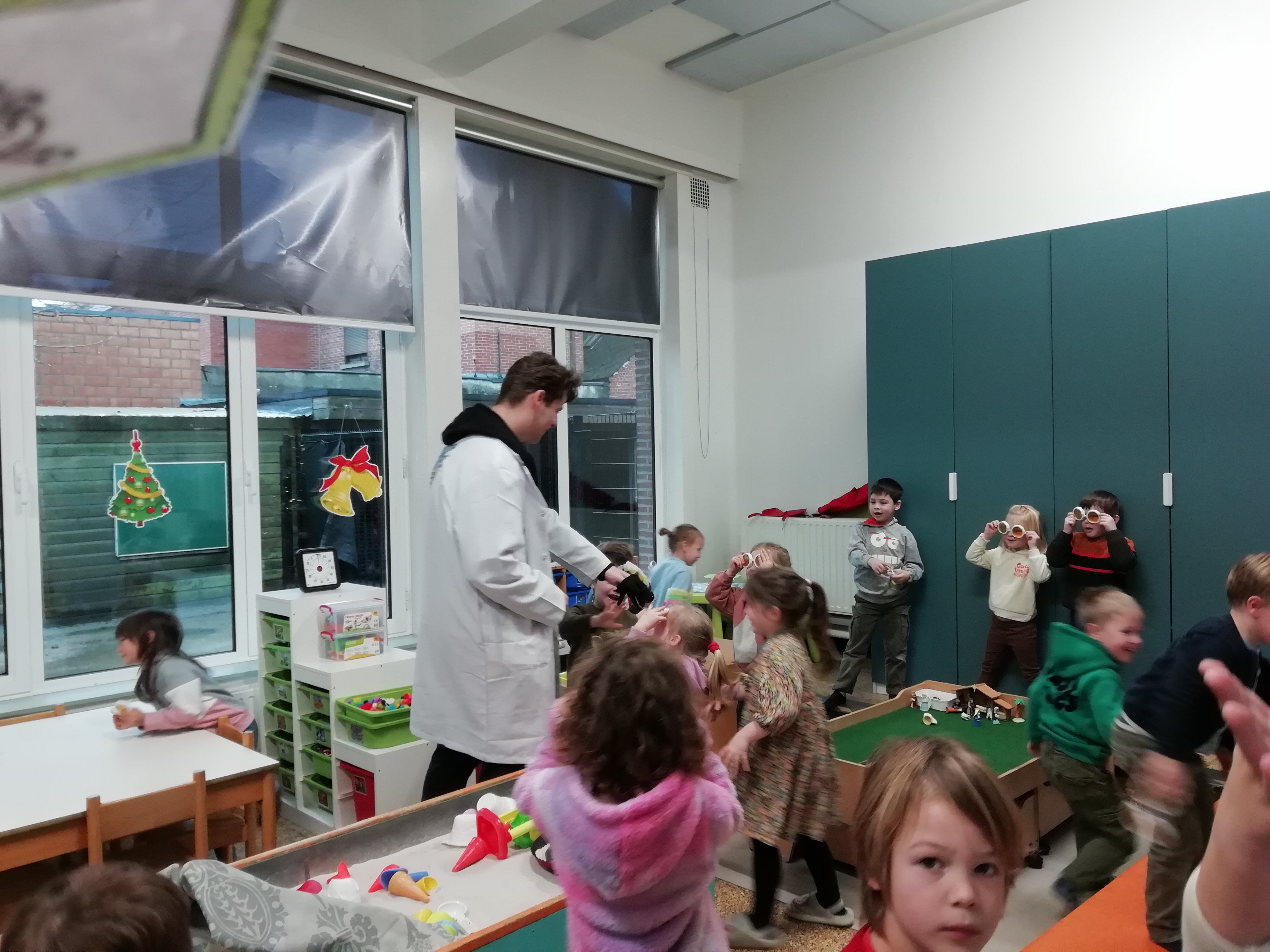 Mad science op bezoek bij de 4-5j